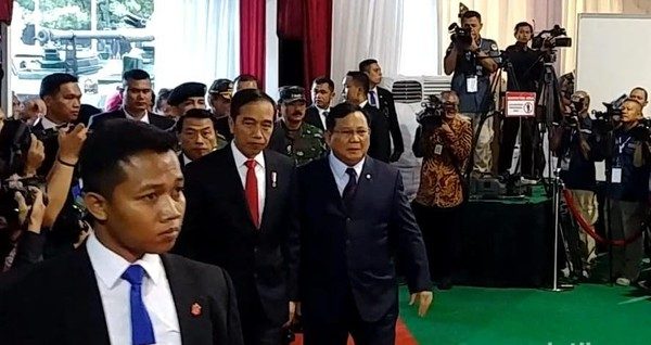 Prabowo Mengawal Jokowi Saat Hadiri Rapim Kemhan 2020