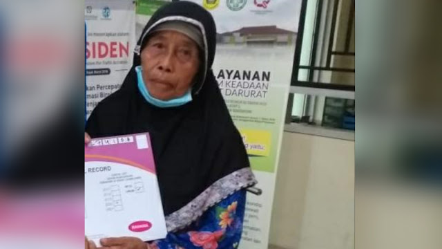 Nenek 70 Tahun di Bogor Ditampar Petugas, Beras Bansos Miliknya Juga Dipotong 15 Kg