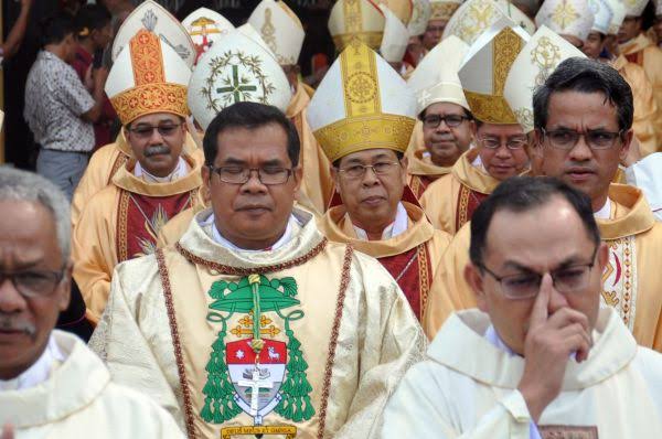 Uskup Agung Medan Diduga Tertular Virus Corona melalui Piring Makan