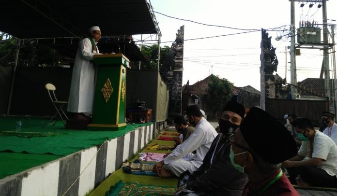 Gelar Sholat Idul Adha 1441 H, Warga Pondok Purnawira Denpasar Terapkan Protokol Kesehatan