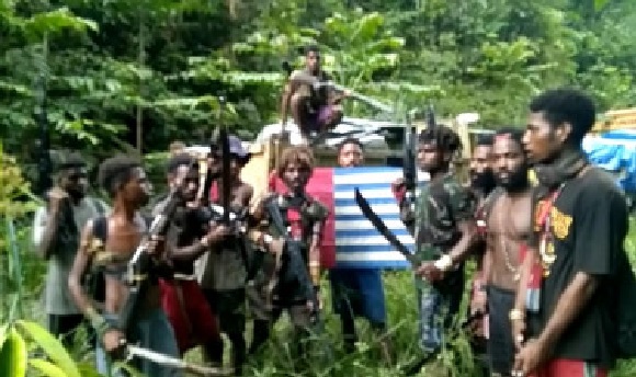 Kelompok Separatis Papua Barat Ancam Tembak Mati Siapapun yang Mencoba Ambil Jasad Pekerja Trans-Papua Barat