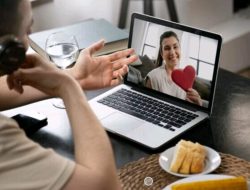 Cara Menjaga Hubungan Baik dengan Klien Jarak Jauh: Panduan Komprehensif untuk Kemitraan Digital yang Kuat
